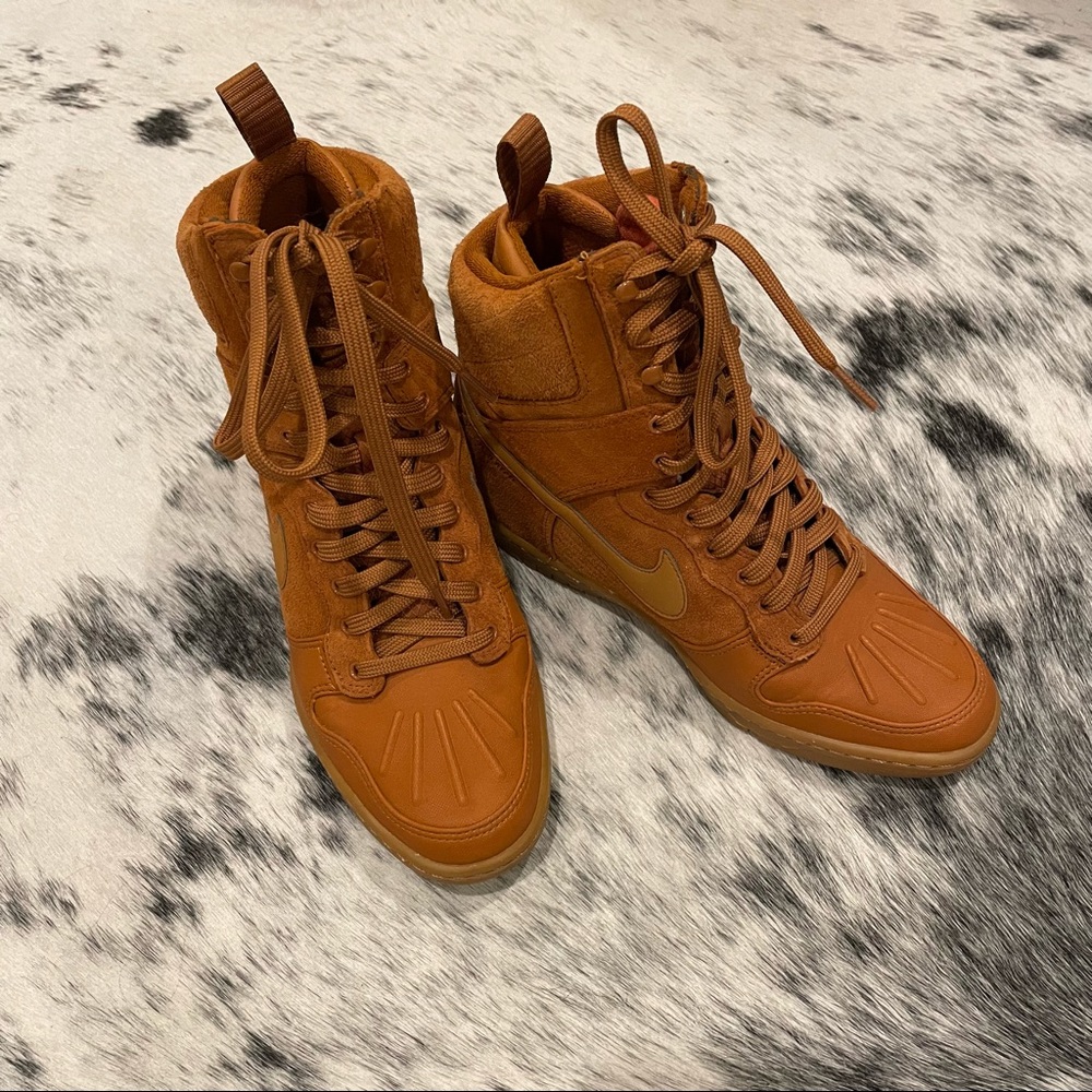 NIKE Dunk Sky Hi Wedges | Brown